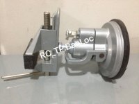 Ê tô mini 360 hút chân không mặt bàn.jpg